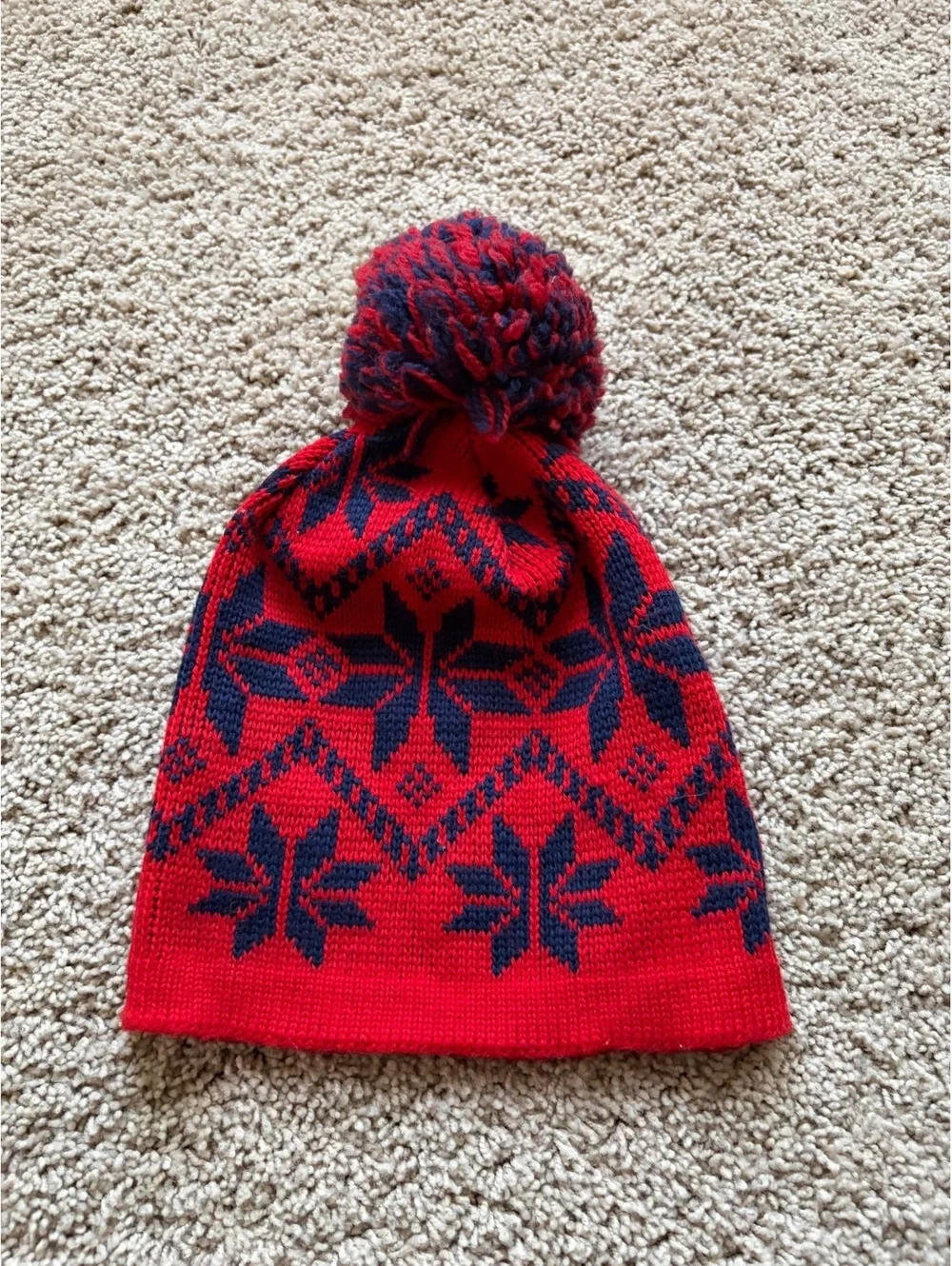 vintage Wigwam Mills red navy blue pure wool ski beanie Nordic snowflake pom-pom